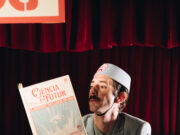 Enric Auquer protagonitza l’espot dels Premis Gaudí, dedicat a ‘l’ànima del cinema’