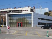 Roba en una botiga i agredeix una dependenta a Esplugues de Llobregat
