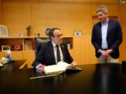 Visita del president del Parlament a L’Hospitalet per conèixer projectes de transformació urbana i digital